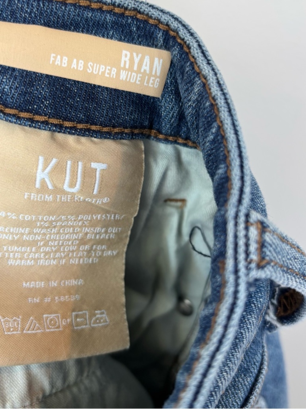 Kut Fab Ab Super Wide Leg Jeans Size 10 - Picture 5 of 9
